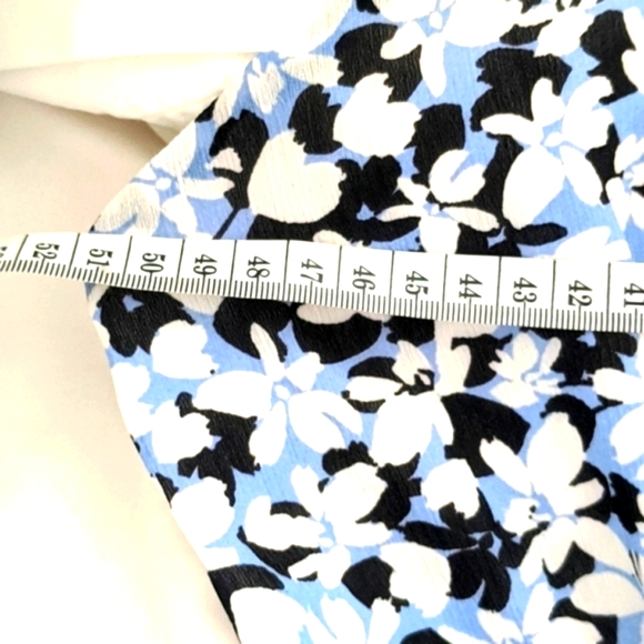 TUSSAH Size 12 Blue & White Floral Halter V-neck Fit & Flare - Picture 9 of 11